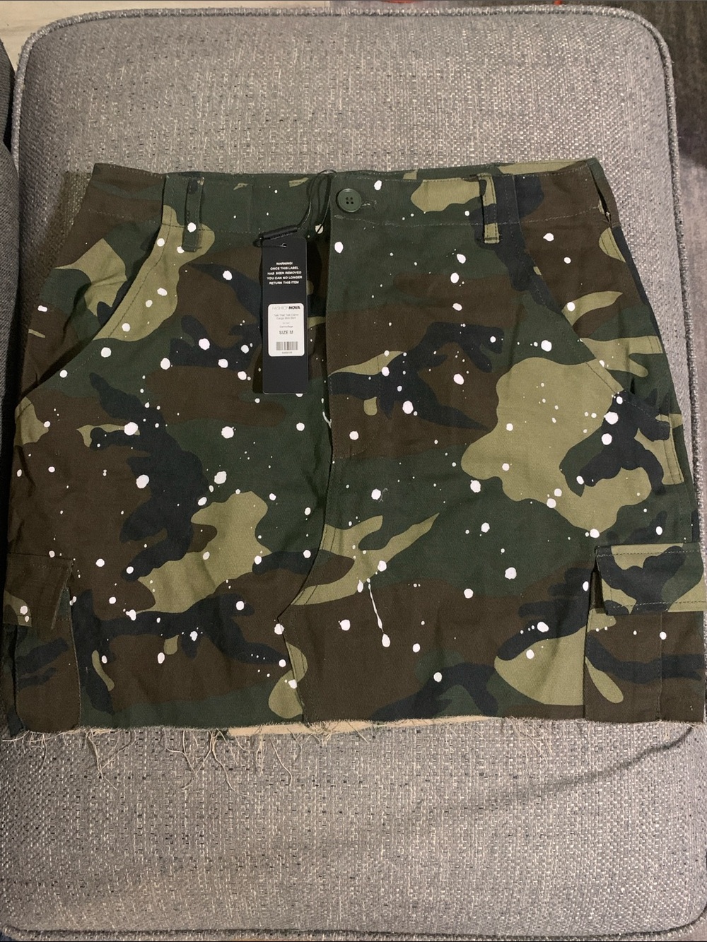 Fashion Nova Camo Mini Skirt with White Paint-Splatter szM